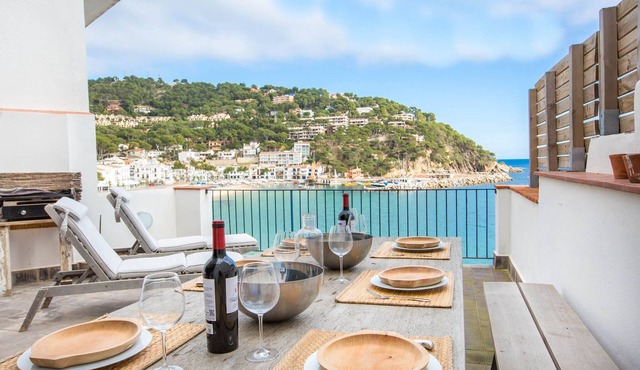 1MIRAD 01 - Beautiful house renovated with great taste, with fantastic views of the sea and direct access to the beach of Llafranc