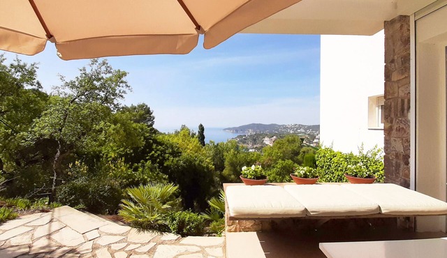 1MIRAN 02 - Apartment for 4 people with terrace located just 550m from the beach and the center of Llafranc