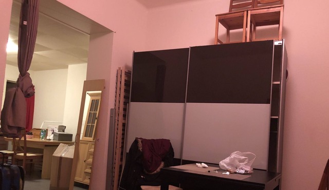 1pc big studio type in center of lausanne u can stay 2 person
