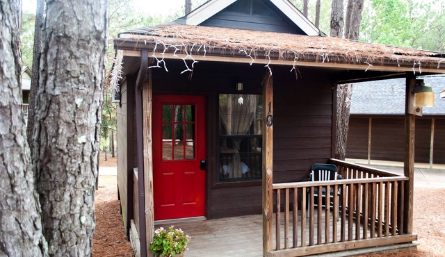 1rm cabin, shared bth house, at Kick Back Ranch.