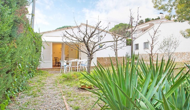 1SIR 01 - Very simple 2 bedroom apartment located in a very quiet area only 200m from the beach of Llafranc.