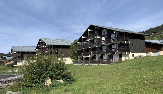 1st floor apartment, sleeps 4/5. Due south