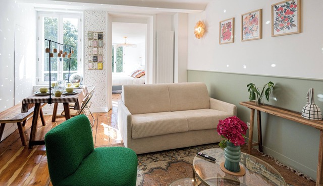 1st floor apartment with bedroom and sofa bed. Location N°1