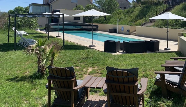 1st floor apartment with shared pool terrace