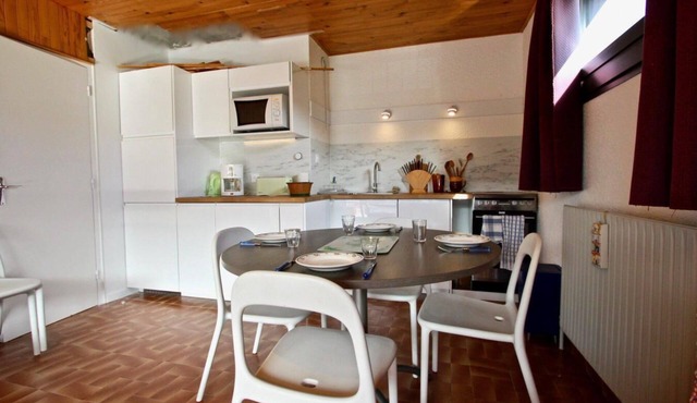 1st floor, balcony, tv, ski locker, 45m², Chamrousse