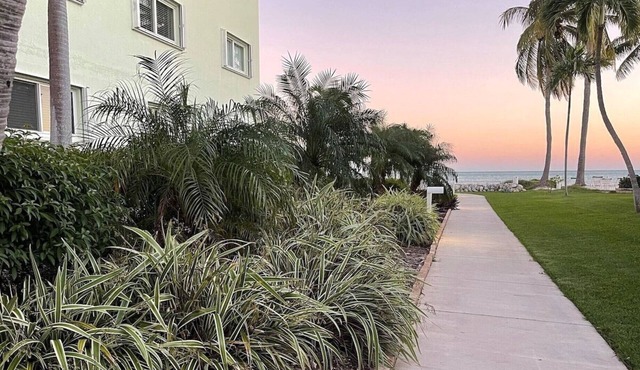 1st floor-Beach Access & Pool-Peaceful 2BR Sea Isles Condo-Key Colony Beach