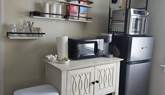 1st floor Duplex across from woods valley ski resort next to lake delta