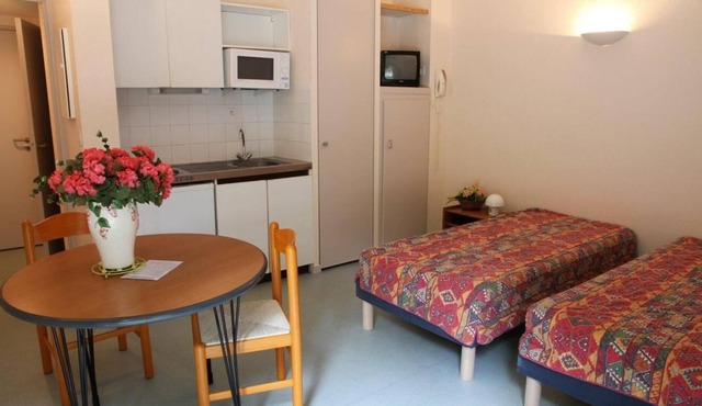 1st floor, fitness, swimming pool, parking, tv, 46m², Guzet