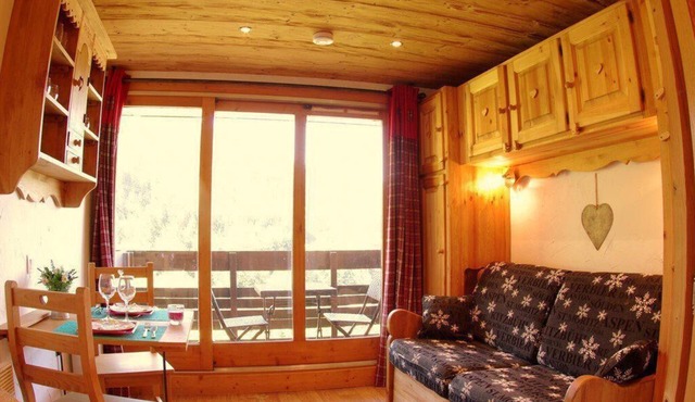1st floor, view ski slopes, balcony, tv, ski locker, 12m², Valmorel