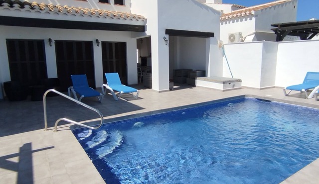 1st line Luxury Golf Villa (3) with Private Pool, full sky package!