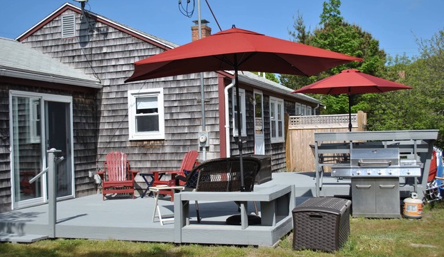 2/10 mile Walk to Private Bayside Beach - Secluded Getaway - Central AC