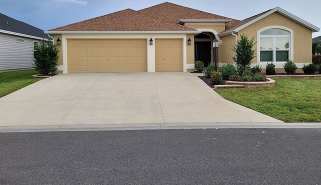 2/2 BATH DESIGNER HOME