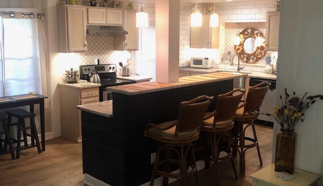 2/2 Beach House - Sleep 6 - 2 Blocks to Beach. Dog Friendly. Public Boat Ramp