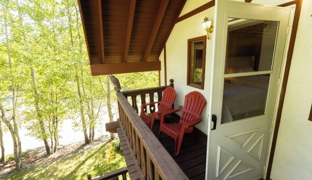 #2 2-bedroom cabin in quaint West Glacier with cozy charm