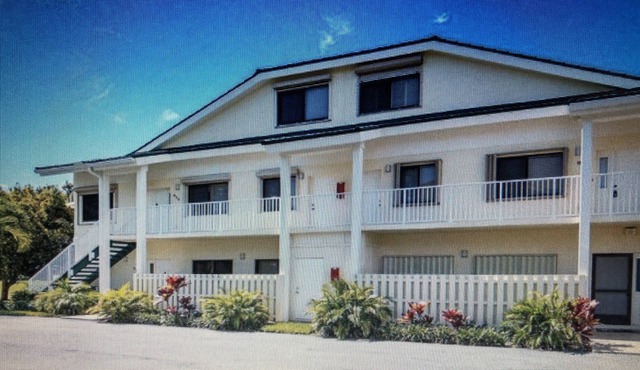 2/2 Condo 1-st floor,Carlin Park, 7-8 min walk distance to beach/ Atlantic Ocean