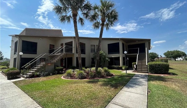 2/2 CONDO IN POPULAR GOLF VILLAGE AT SUN 'N LAKE! Overlooks golf course & pool!