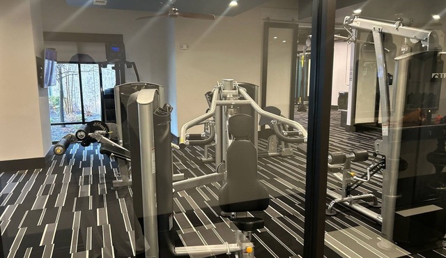 2/2 downtown Decatur/Emory University and Emory hospital walking distance