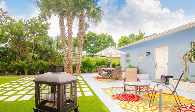 2/2 Juno House near Beach/Intracoastal bring Boat Large outdoor area. NPB Pool
