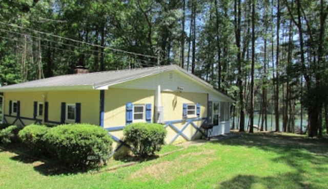 2-209C - Coopers Cozy Cabin ^ Lake Hartwell ^ WIFI ^ Pets Welcome