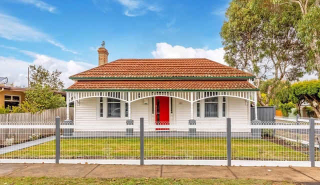 2/3 Bedroom Cottage in Newington - Ballarat