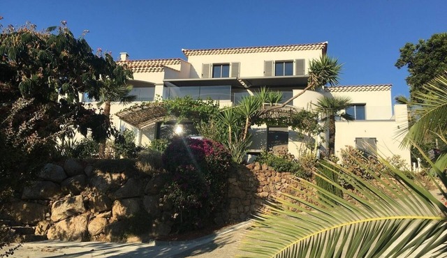 2-3 person gite, swimming pool, stunning sea view, near Porticcio