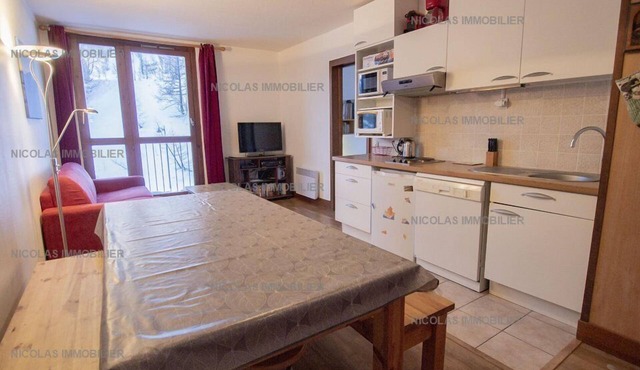 2/3 PIECES 6 PEOPLE FRONT DE NEIGE/SHOPPING MALL