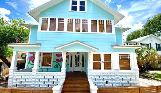 (2) 320 Unit#2 · Downtown St. Pete/Historic Old NE #2 - Getaway