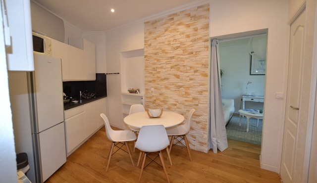 2/3p 900m from the Croisette, in the