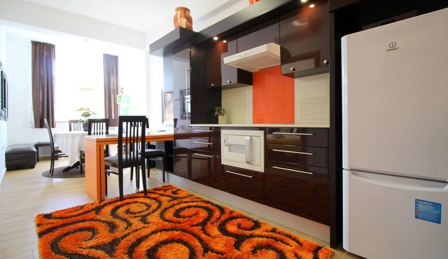 2-4 persons, modern furnishings, air-conditioned, washing machine