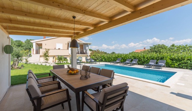 2-4 persons, Pool, Garden, Family-friendly, Panoramic sea view