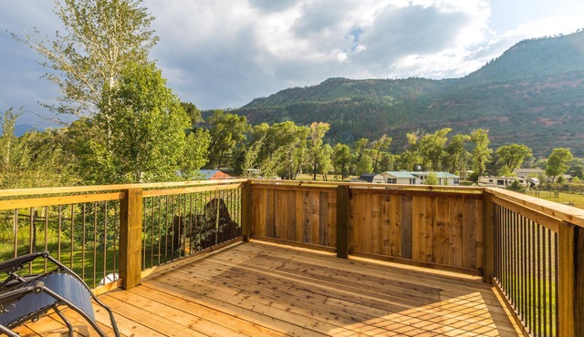 2.5 Acres! Unique Colorado Cabin | Minutes to Downtown Ouray | STR2025-063