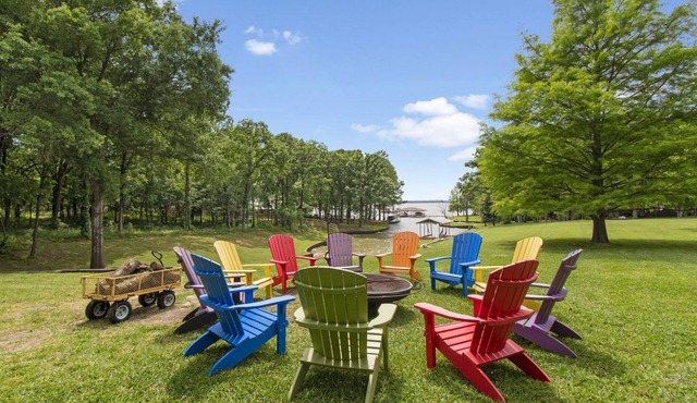 2.5 houses on one property- UNLIKE ANY OTHER! 3 acres very private