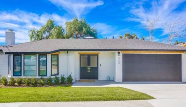 2.5 mi beach~fresh & comfy 3 bedroom~Sleeps 8
