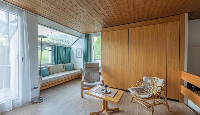 2.5 room apartment for 1 - 6 people with a view of the village of Savognin