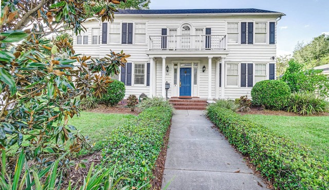 2,500 sqft Restored Colonial Home in Lakeland