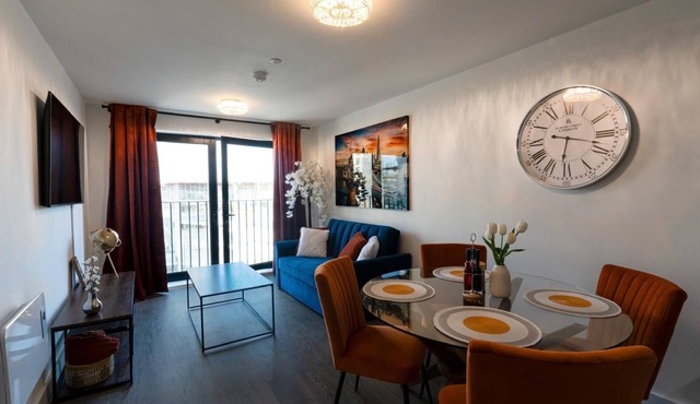 2.5bedr| PENTHOUSE| PARKING| Centre| Skyline view| 5-min from Everton Stadium|