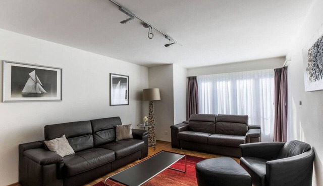 2.5BR flat close to lake/opera/city center (SF10)