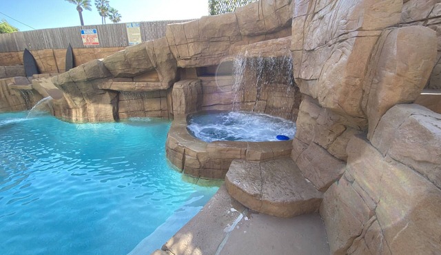2.7MI DISNEY/CONVENTION CENTER GETAWAY