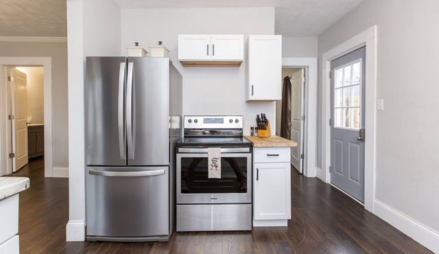 2.8 Mi to Notre Dame Stadium /4 Mi to St Joseph Regional Medical Center