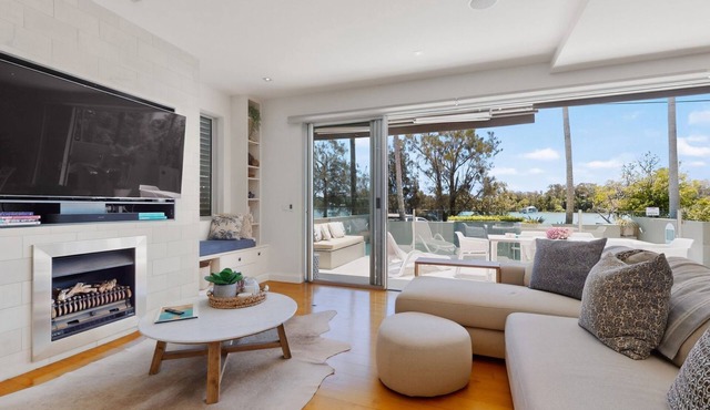 2/9 HILTON ESPLANADE NOOSAVILLE