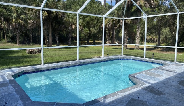 2+ Acres Lot 3BR/2BA 2200 Sq.ft - Salt Heated Pool