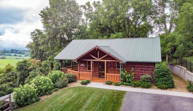2 Acres of pure paradise with amazing Mountain View’s! Minutes from Emory&Henry