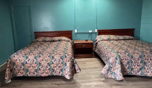 2 Affordable & Pet-Friendly Rooms w/Free Parking, Near Gussie McMillion Park
