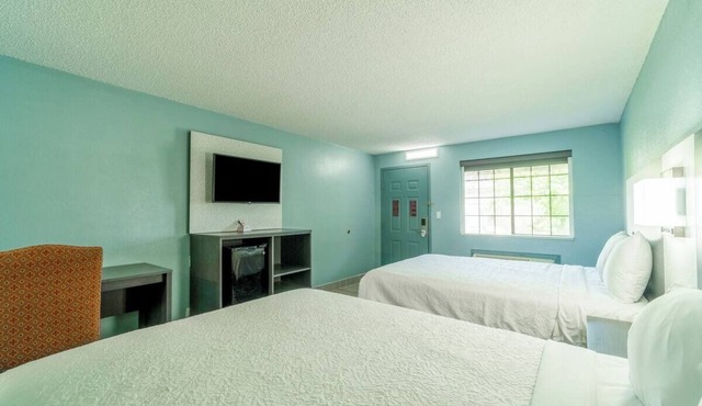 2 Affordable Rooms Close to Valle Vista Mall w/Free Onsite Parking