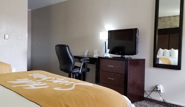 2 Affordable Rooms Near Trinidad History Museum | Quaint Location