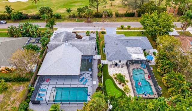 2 Amazing Side by Side Houses, Sleeps 21