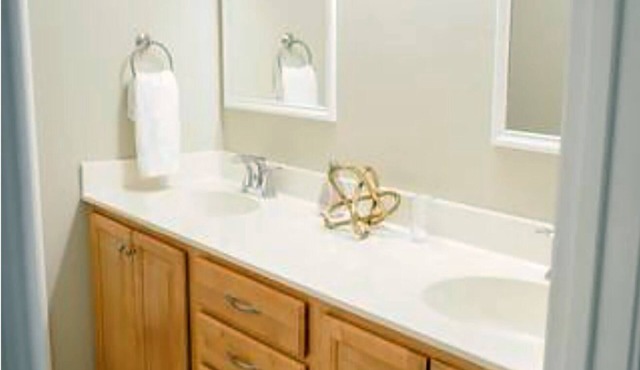 2 Apartments · Top Floor · 6BR 4BA · Sleeps 12