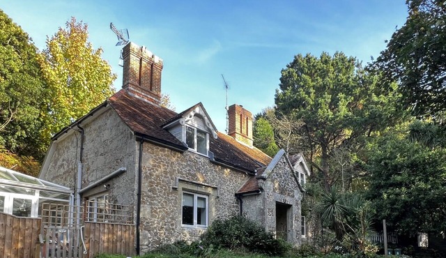 2 Apse Castle Cottage