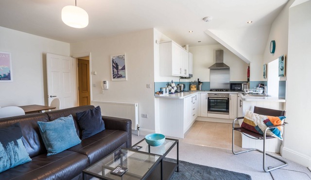 2 Astor House one bed with sea views from all windows