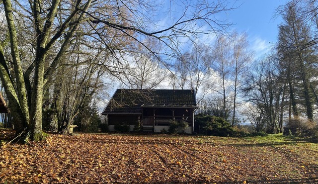 2-bedroom house near Dijon and Beaune with 360° views of nature.
